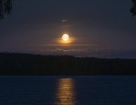 Vollmond &uuml;ber Er&auml;j&auml;rvi Finnland
